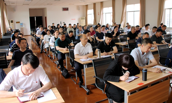 52feda6525cf4f65ac62becfbb0d63d9.jpg