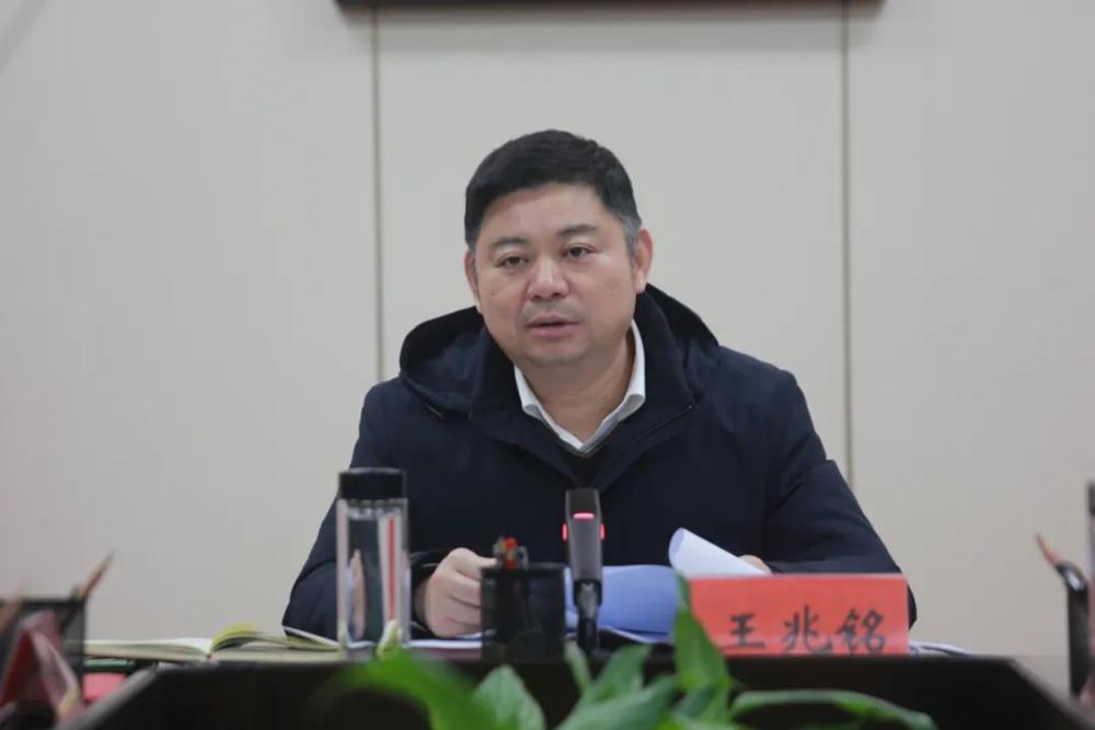 e188fa5c96c5457bb80ac2e4932107f8.jpg