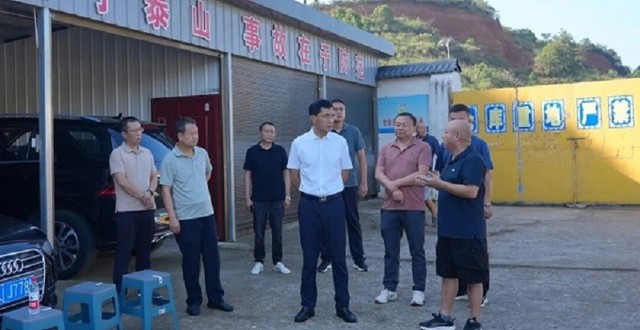 王启武督导大气污染防治烟花爆竹专项整治行动工作