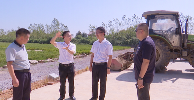 冷亮调研秸秆禁限烧暨综合利用工作