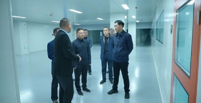 王启武调研重点企业发展和项目建设推进情况