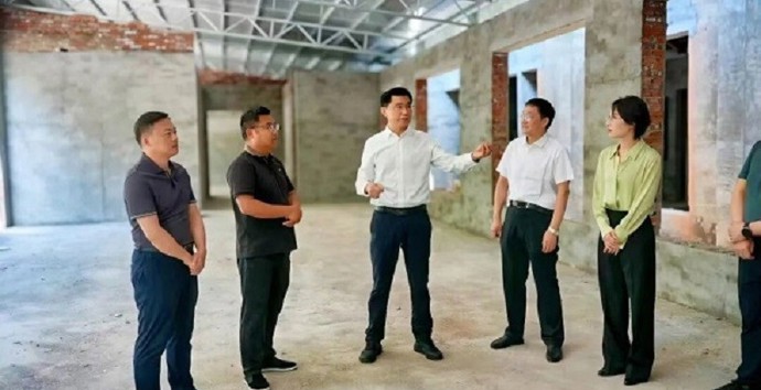 王启武调研重点企业并督导安全生产工作