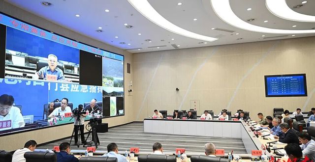 沈晓明在省应急指挥中心调度常德市防汛救灾工作