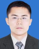 陈　溢