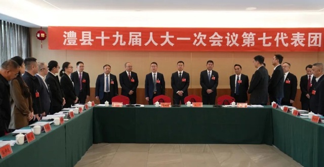 【两会时间】冷亮等县领导看望慰问参会人大代表、政协委员