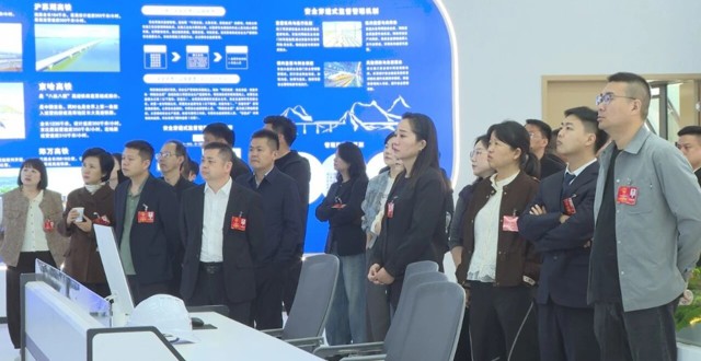 【两会时间】澧县十九届人大一次会议组织代表视察全县重点项目